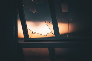Broken Window 300x200 Roberto Lee CortesPixabay